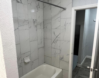 4413 Moncrief Road W - Photo Thumbnail 13