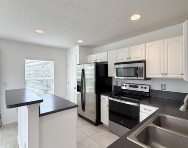 104 Crete Court - Photo Thumbnail 1