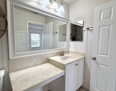 104 Crete Court - Photo Thumbnail 17