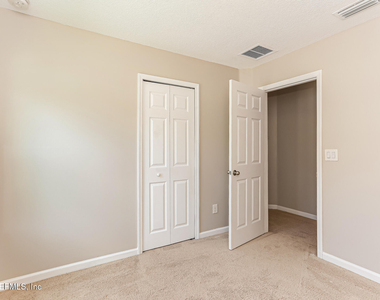 338 Vineyard Lane - Photo Thumbnail 12
