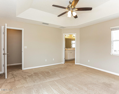 338 Vineyard Lane - Photo Thumbnail 8