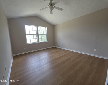 6070 Bartram Village Drive - Photo Thumbnail 8