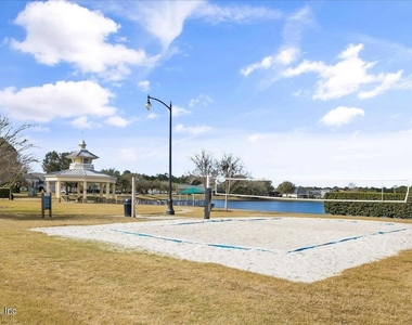 6070 Bartram Village Drive - Photo Thumbnail 17
