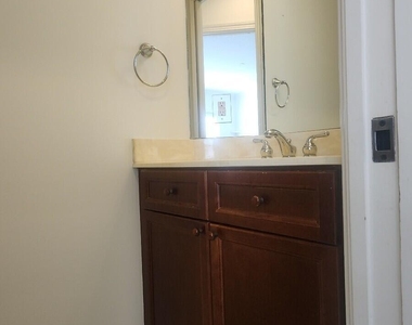 654 S Loop Parkway - Photo Thumbnail 14