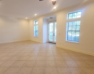 654 S Loop Parkway - Photo Thumbnail 8
