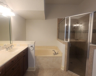 654 S Loop Parkway - Photo Thumbnail 18