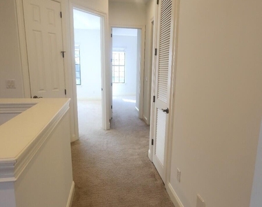 654 S Loop Parkway - Photo Thumbnail 27