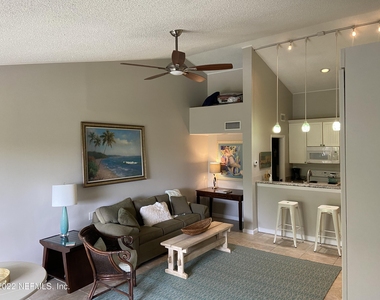 667 Summer Place - Photo Thumbnail 1