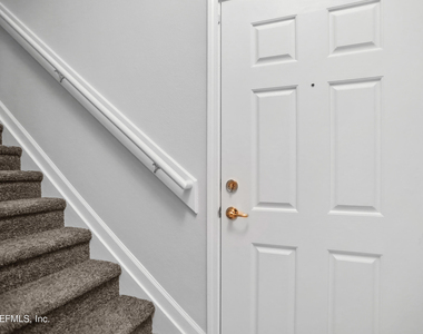 7051 Deer Lodge Circle - Photo Thumbnail 18