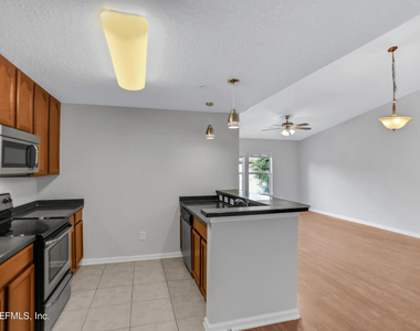 7051 Deer Lodge Circle - Photo Thumbnail 6
