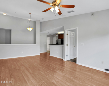 7051 Deer Lodge Circle - Photo Thumbnail 11