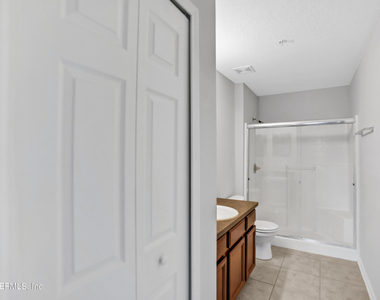 7051 Deer Lodge Circle - Photo Thumbnail 15