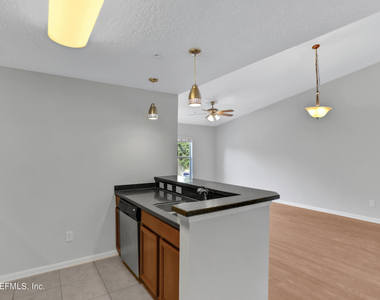7051 Deer Lodge Circle - Photo Thumbnail 8