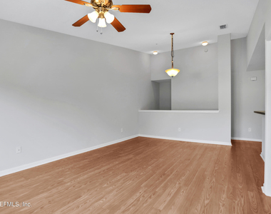 7051 Deer Lodge Circle - Photo Thumbnail 12