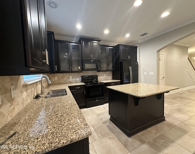 91 Richmond Drive - Photo Thumbnail 3