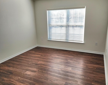 7147 High Bluff Road - Photo Thumbnail 12