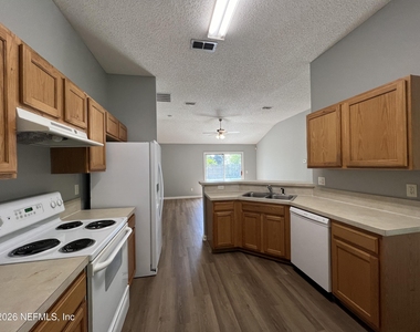 8382 Stelling Drive S - Photo Thumbnail 4