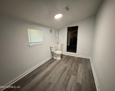 9454 Campus Avenue - Photo Thumbnail 11