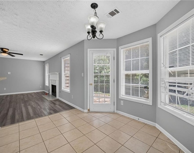 530 Sterling Pointe Court - Photo Thumbnail 12