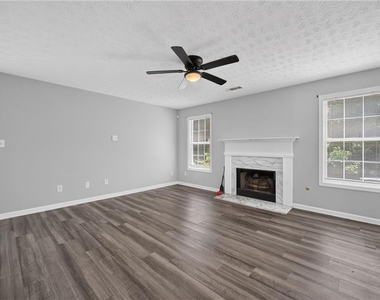 530 Sterling Pointe Court - Photo Thumbnail 16
