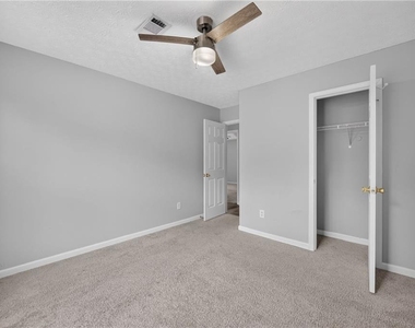 530 Sterling Pointe Court - Photo Thumbnail 23