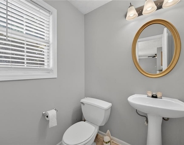 530 Sterling Pointe Court - Photo Thumbnail 14