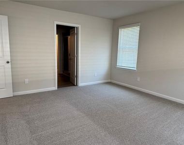 4428 Brick Tunnel Street - Photo Thumbnail 9