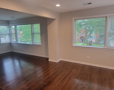 8638 Trumbull Avenue - Photo Thumbnail 4