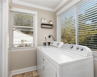2013 Glenwood Avenue Se - Photo Thumbnail 16