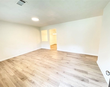 1775 Highpoint Road - Photo Thumbnail 4