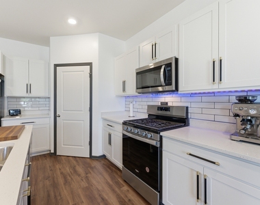 25424 W Cerena Circle - Photo Thumbnail 12
