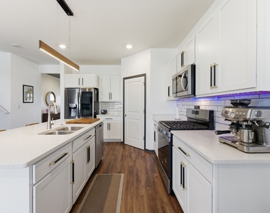 25424 W Cerena Circle - Photo Thumbnail 11