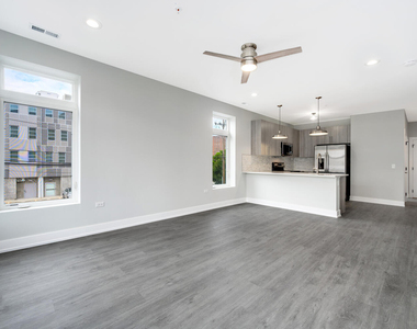 825 E 61st Street - Photo Thumbnail 5