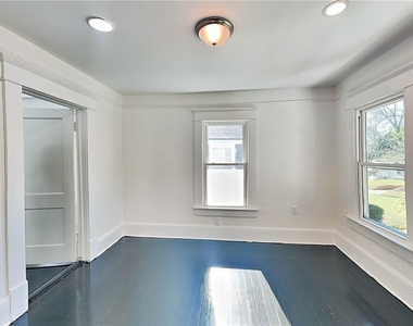 12 S Eugenia Place Nw - Photo Thumbnail 2