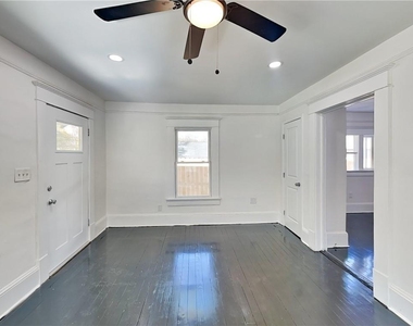 12 S Eugenia Place Nw - Photo Thumbnail 1
