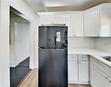 12 S Eugenia Place Nw - Photo Thumbnail 4