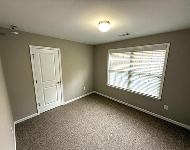10570 Haynes Valley Court - Photo Thumbnail 9