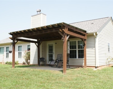 211 Lucas Way - Photo Thumbnail 11