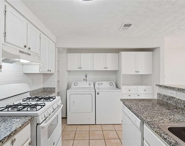 1465 Keys Crossing Drive Ne - Photo Thumbnail 11