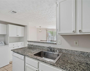 1465 Keys Crossing Drive Ne - Photo Thumbnail 9