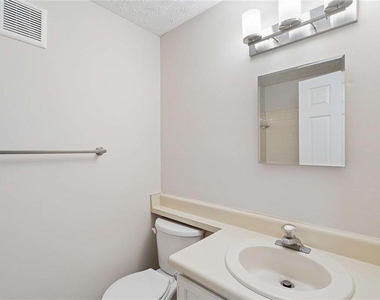 1465 Keys Crossing Drive Ne - Photo Thumbnail 28