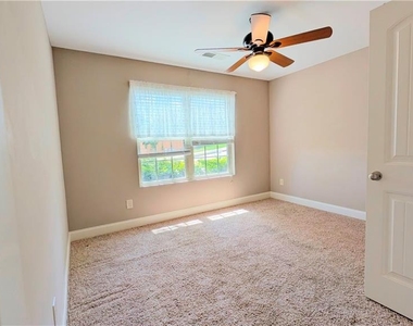 4780 Lost Creek Drive - Photo Thumbnail 7