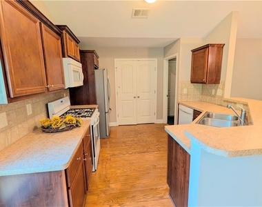 4780 Lost Creek Drive - Photo Thumbnail 3