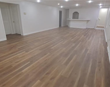 1050 Hillary Lane - Photo Thumbnail 19