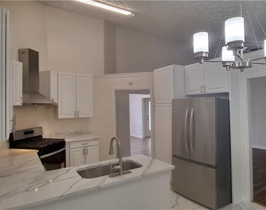 1050 Hillary Lane - Photo Thumbnail 6