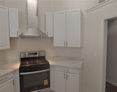 1050 Hillary Lane - Photo Thumbnail 1