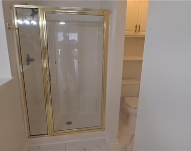 1050 Hillary Lane - Photo Thumbnail 14