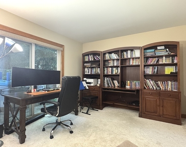 3824 Patty Berg Court - Photo Thumbnail 4