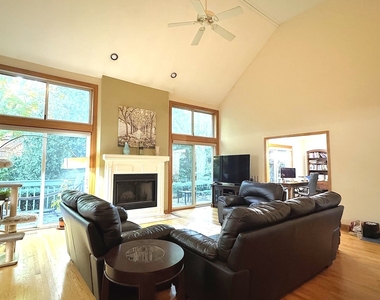 3824 Patty Berg Court - Photo Thumbnail 8