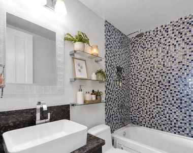 2728 N Hampden Court - Photo Thumbnail 8